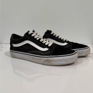Vans Old Skools Black and White Sneakers